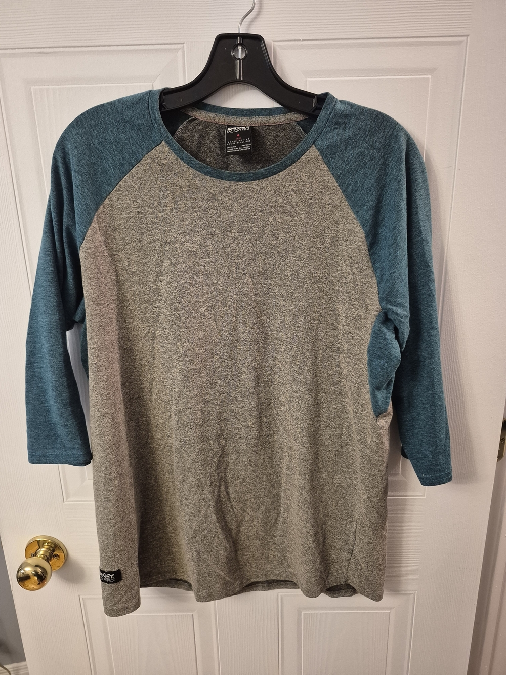 Oakley Factory Pilot 3/4 Raglan Sleeve Tee Gray Teal Medium M